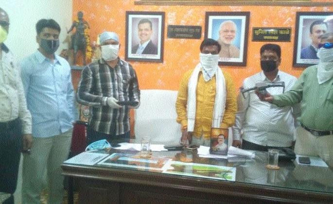 Now look at the drone cam 2 on the rotators | फिरणाऱ्यांवर आता ड्रोन कॅमेºयाची नजर Now look at the drone cam 2 on the rotators | फिरणाऱ्यांवर आता ड्रोन कॅमेºयाची नजर