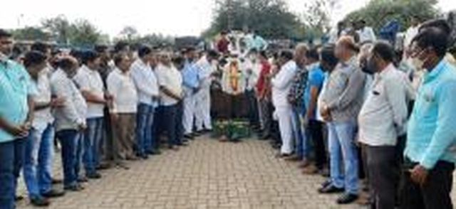 Start tomato auction in Ozark sub-market premises | ओझर उपबाजार आवारात टमाटा लिलावास प्रारंभ