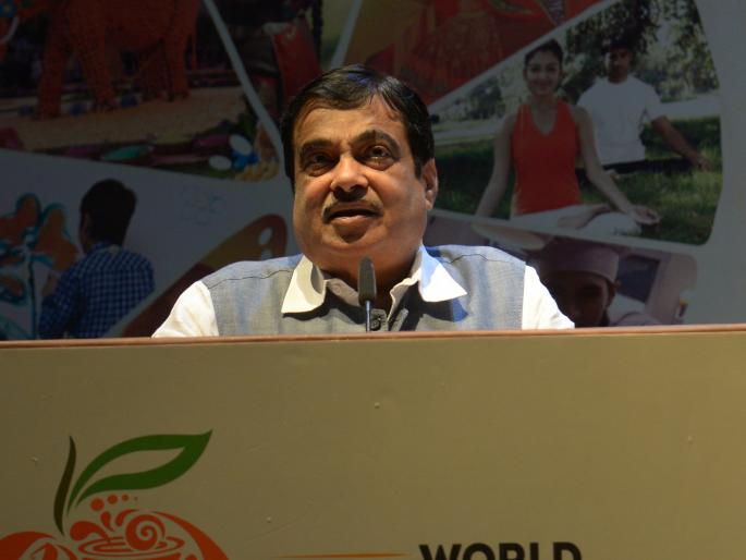 At the airport, alcohol is sold, why not orange? Gadkari's angry question | विमानतळावर मद्य विकल्या जाते, संत्रा का नाही ?  गडकरींचा संतप्त सवाल At the airport, alcohol is sold, why not orange? Gadkari's angry question | विमानतळावर मद्य विकल्या जाते, संत्रा का नाही ?  गडकरींचा संतप्त सवाल