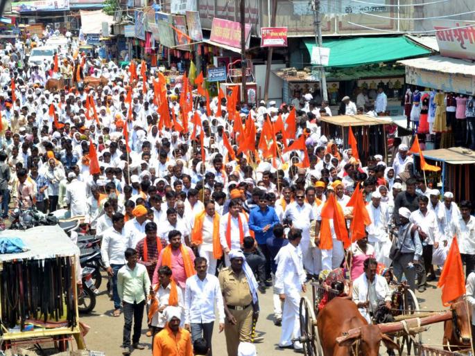 Shiv Sena's resentment in Gangakhed in Parbhani district was shocked | परभणी जिल्ह्यात गंगाखेडमध्ये शिवसेनेचा आक्रोश मोर्चा धडकला Shiv Sena's resentment in Gangakhed in Parbhani district was shocked | परभणी जिल्ह्यात गंगाखेडमध्ये शिवसेनेचा आक्रोश मोर्चा धडकला