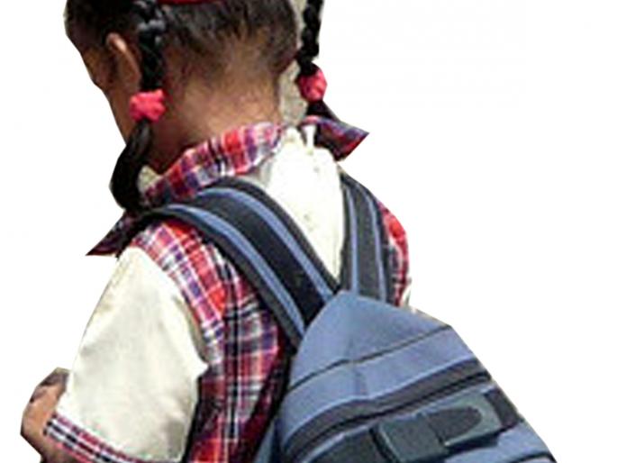 Parbhani: 37-50 lakh for uniform Classrooms to schools | परभणी : गणवेशासाठी ३७़५० लाख रु. शाळांना वर्ग