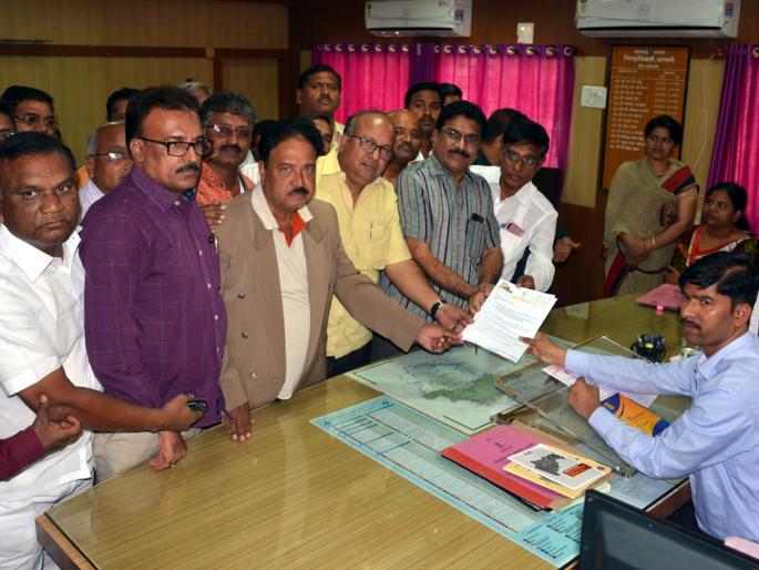 Parbhani: Appointment of wrong supervisor for SSC, XII examination | परभणी : दहावी, बारावी परीक्षेसाठी चुकीच्या पद्धतीने पर्यवेक्षकांची नियुक्ती Parbhani: Appointment of wrong supervisor for SSC, XII examination | परभणी : दहावी, बारावी परीक्षेसाठी चुकीच्या पद्धतीने पर्यवेक्षकांची नियुक्ती