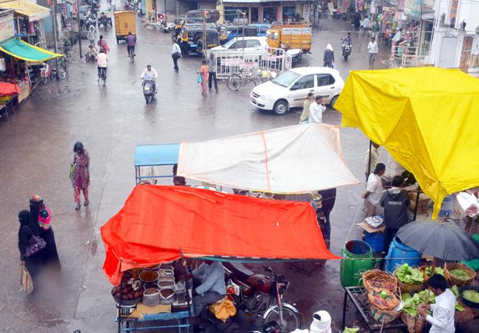 Prefabricated rains; Crop damage | परभणीत पावसाची रिपरिप; पिकांचे नुकसान