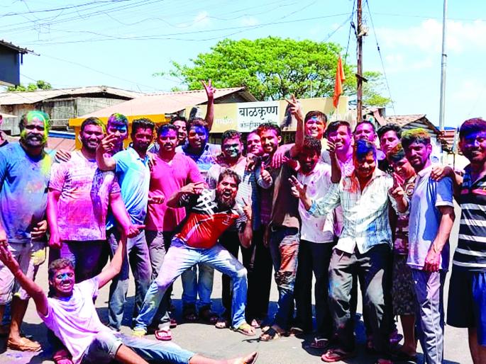 Sawantwadi Rangamachami against the backdrop of the Corona virus | कोरोना व्हायरसच्या पार्श्वभूमीवर सावंतवाडीत रंगपंचमी Sawantwadi Rangamachami against the backdrop of the Corona virus | कोरोना व्हायरसच्या पार्श्वभूमीवर सावंतवाडीत रंगपंचमी