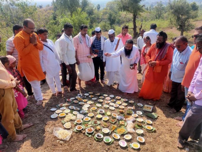 Govardhan Pooja at Dongarde in Yaval taluka | यावल तालुक्यातील डोंगरदे येथे गोवर्धन पूजा Govardhan Pooja at Dongarde in Yaval taluka | यावल तालुक्यातील डोंगरदे येथे गोवर्धन पूजा
