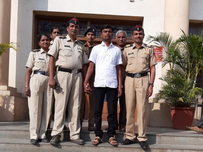 The youth has been punished for seven years for torturing a girl | मुलीवर अत्याचारप्रकरणी युवकाला सात वर्षे शिक्षा The youth has been punished for seven years for torturing a girl | मुलीवर अत्याचारप्रकरणी युवकाला सात वर्षे शिक्षा