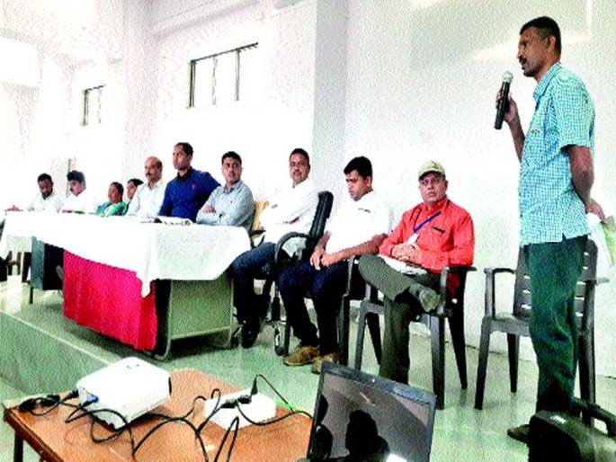 'Satyamev Jayate Water Cup' meeting Chandwad: Water Foundation initiative; Information about participation | ‘सत्यमेव जयते वॉटर कप’ची बैठक चांदवड : पाणी फाउण्डेशनचा उपक्रम; सहभागाविषयी माहिती 'Satyamev Jayate Water Cup' meeting Chandwad: Water Foundation initiative; Information about participation | ‘सत्यमेव जयते वॉटर कप’ची बैठक चांदवड : पाणी फाउण्डेशनचा उपक्रम; सहभागाविषयी माहिती