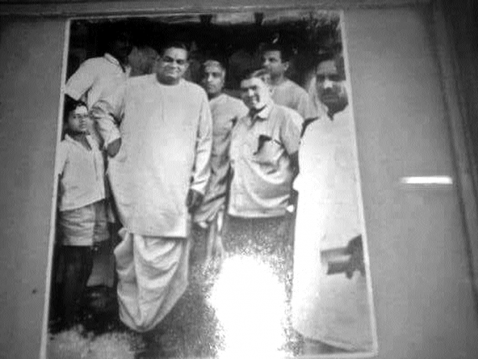 Diet for sitting with Atal ji ... | अटलजींबरोबर बसून जेवणाचा योग... Diet for sitting with Atal ji ... | अटलजींबरोबर बसून जेवणाचा योग...