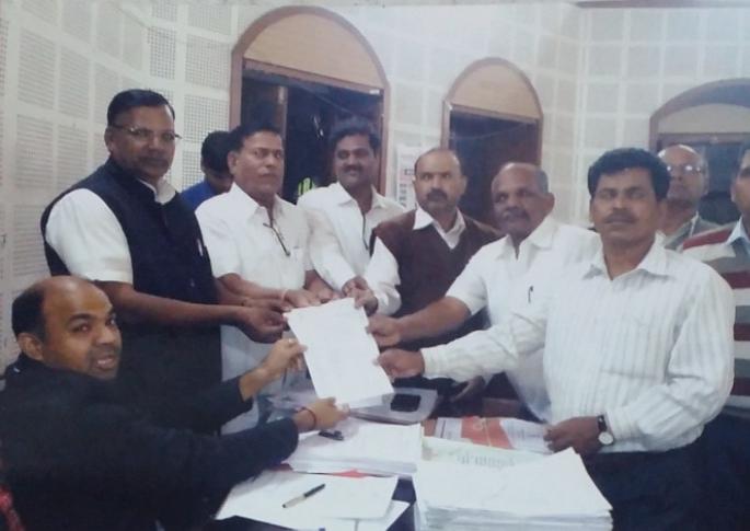 Teachers refused to do 'BLO' work | ‘बीएलओ’चे काम करण्यास शिक्षकांनी दिला नकार Teachers refused to do 'BLO' work | ‘बीएलओ’चे काम करण्यास शिक्षकांनी दिला नकार