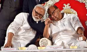 Sharad Pawar's sudden return to reverse negotiations | शरद पवार अचानक परतल्याने उलट सुलट चर्चा Sharad Pawar's sudden return to reverse negotiations | शरद पवार अचानक परतल्याने उलट सुलट चर्चा