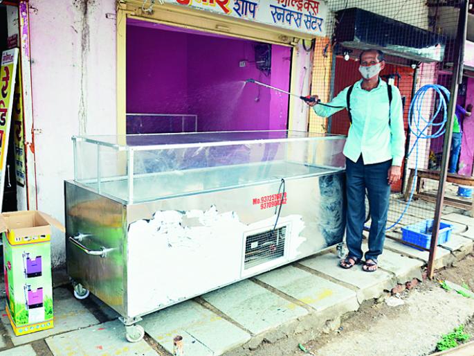 The coffin has now become a necessity for Solapurkars | मृतदेहाची शीतपेटी आता सोलापूरकरांसाठी बनली गरजेची वस्तू
