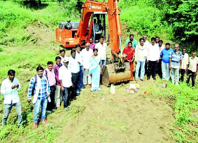 The depth of the river, the start of the straightening | नदी खोलीकरण, सरळीकरणास प्रारंभ The depth of the river, the start of the straightening | नदी खोलीकरण, सरळीकरणास प्रारंभ
