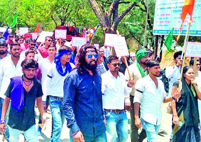 Hang the rapists | बलात्काऱ्यांना फाशी द्या