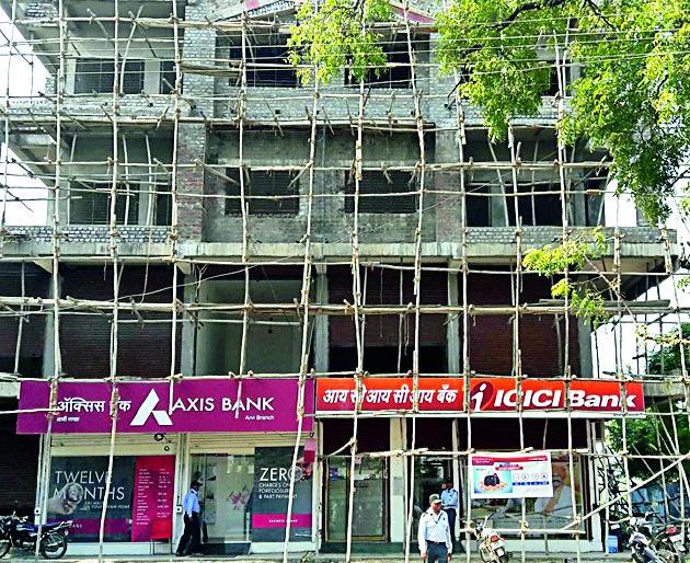 Arvi has filed a case against the police | आर्वी पालिकेच्या कारवाईविरूद्ध न्यायालयात धाव Arvi has filed a case against the police | आर्वी पालिकेच्या कारवाईविरूद्ध न्यायालयात धाव