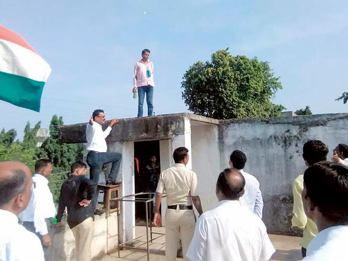 Independence Day Movement Hunker | स्वातंत्र्य दिनी आंदोलनांचा हुंकार Independence Day Movement Hunker | स्वातंत्र्य दिनी आंदोलनांचा हुंकार