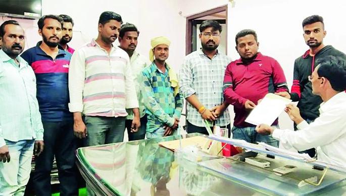 Let the Divisions present at the taluka level | दिव्यांगांना दाखला तालुकास्थळीच द्या Let the Divisions present at the taluka level | दिव्यांगांना दाखला तालुकास्थळीच द्या