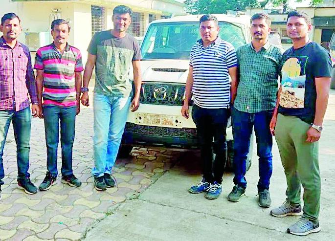 Seized used car in 'that' crime | ‘त्या’ गुन्ह्यात वापरलेली कार जप्त Seized used car in 'that' crime | ‘त्या’ गुन्ह्यात वापरलेली कार जप्त