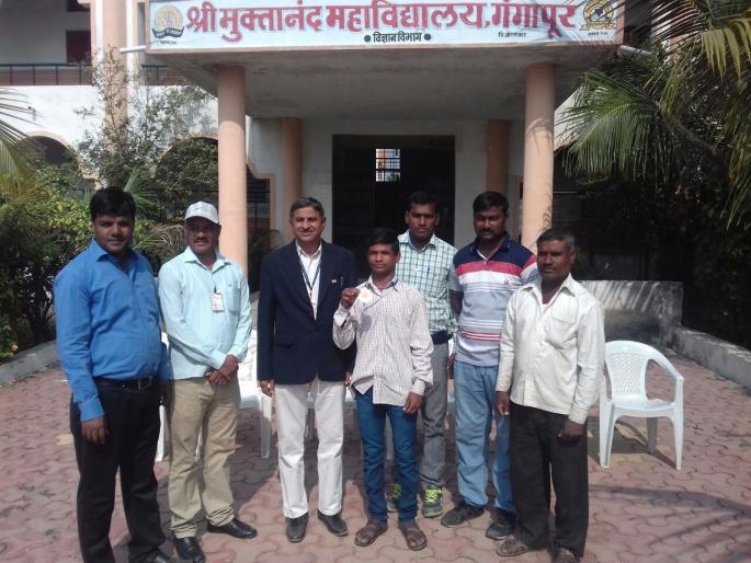 Krishna Mange is the state-class wrestling champion | राज्यस्तरीय कुस्ती स्पर्धेत कृष्णा मांगे याला कास्य Krishna Mange is the state-class wrestling champion | राज्यस्तरीय कुस्ती स्पर्धेत कृष्णा मांगे याला कास्य