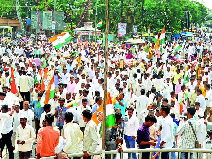 Congress picnic of Khadakadana | खदखदणाºया जनभावनेचा काँग्रेसचा जनआक्रोश
