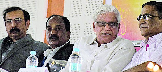 State level seminars at Amolakchand College | अमोलकचंद महाविद्यालयात राज्यस्तरीय चर्चासत्र State level seminars at Amolakchand College | अमोलकचंद महाविद्यालयात राज्यस्तरीय चर्चासत्र