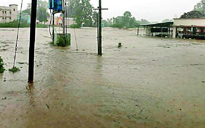 Rainfall in Pusad subdivision | पुसद उपविभागात पावसाचा कहर