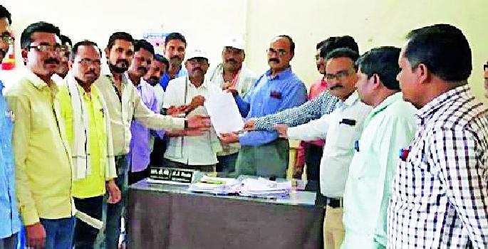 Provide facilities to the election workers | निवडणूक कर्मचाऱ्यांना सुविधा पुरवा Provide facilities to the election workers | निवडणूक कर्मचाऱ्यांना सुविधा पुरवा