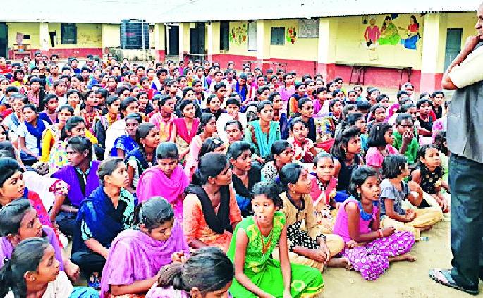 Auspicious for the ashram schools | आश्रमशाळांची दैनावस्था Auspicious for the ashram schools | आश्रमशाळांची दैनावस्था