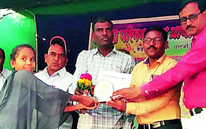 Innovative science exhibit in the abyss | ससाणीत नावीन्यपूर्ण विज्ञान प्रदर्शन Innovative science exhibit in the abyss | ससाणीत नावीन्यपूर्ण विज्ञान प्रदर्शन