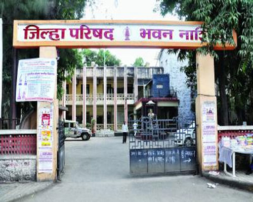 nashik,gramsevak,of,rachegaon,finally,suspended | राशेगाव येथील ग्रामसेवक अखेर निलंबित