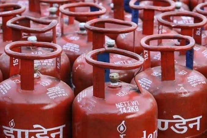 Inden's gas booking number will change from 1 november | येत्या १ नोव्हेंबरपासून 'इंडेन'च्या गॅस बुकिंगसाठी 'हा' नवीन क्रमांक असणार Inden's gas booking number will change from 1 november | येत्या १ नोव्हेंबरपासून 'इंडेन'च्या गॅस बुकिंगसाठी 'हा' नवीन क्रमांक असणार
