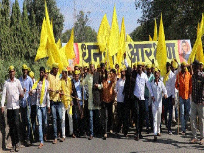 Dhangar community's front for reservation in Beed | बीडमध्ये आरक्षणासाठी धनगर समाजाचा मोर्चा Dhangar community's front for reservation in Beed | बीडमध्ये आरक्षणासाठी धनगर समाजाचा मोर्चा