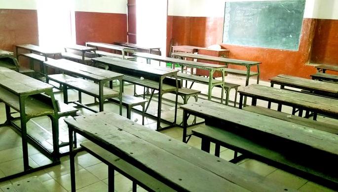 schools and coaching classes closed in Nagpur | नागपुरातील शाळांमध्ये शुकशुकाट, कोचिंग क्लासेसही बंद schools and coaching classes closed in Nagpur | नागपुरातील शाळांमध्ये शुकशुकाट, कोचिंग क्लासेसही बंद