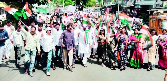 ‘Whenever Modi is afraid, he takes ED forward’ | ‘मोदी जबजब डरते है, ईडी को आगे करते है’