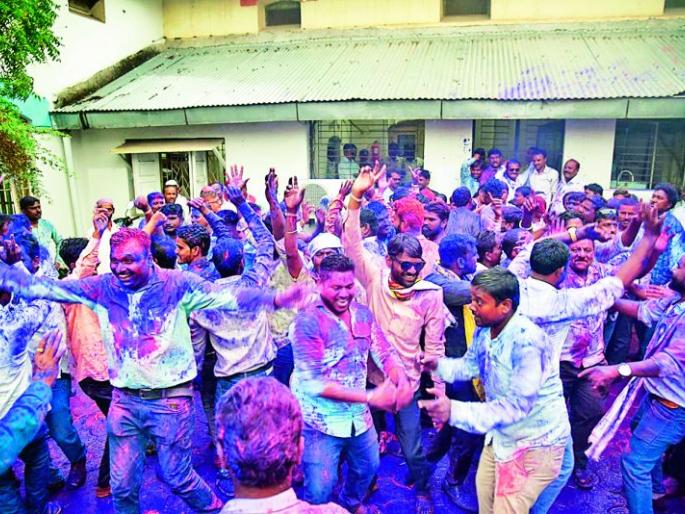 Congress, Vanchit retained power in Nagpur, Akola | जिल्हा परिषद अध्यक्ष-उपाध्यक्ष निवडणूक; नागपूर, अकाेल्यात काॅंग्रेस, वंचितने सत्ता राखली Congress, Vanchit retained power in Nagpur, Akola | जिल्हा परिषद अध्यक्ष-उपाध्यक्ष निवडणूक; नागपूर, अकाेल्यात काॅंग्रेस, वंचितने सत्ता राखली