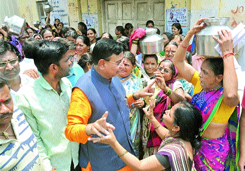 Aurangabad women's water rally | औरंगाबादच्या महिलांचा पाण्यासाठी मोर्चा