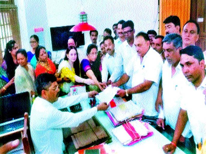 Congress Party's protest of incident in Wakadi | वाकडी येथील घटनेचा काँग्रेस पक्षातर्फे निषेध