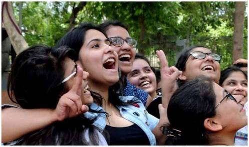Once again Girls were beaten boy in the results of class X in Pune; The pass percentage of girls in the district is 98.62 | SSc Result 2020: अरे, आव्वाज कुणाचा! दहावीच्या निकालामध्ये पुण्यात मुलींचाच डंका Once again Girls were beaten boy in the results of class X in Pune; The pass percentage of girls in the district is 98.62 | SSc Result 2020: अरे, आव्वाज कुणाचा! दहावीच्या निकालामध्ये पुण्यात मुलींचाच डंका