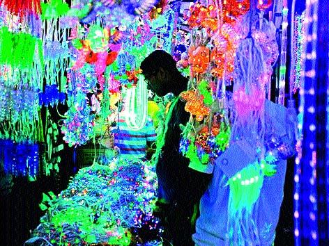 Do not play games with power connectivity! | विद्युत जोडणीशी खेळ नको ! Do not play games with power connectivity! | विद्युत जोडणीशी खेळ नको !