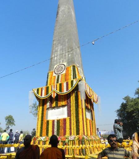 Bhima Koregaon's link in Nagpur; Pune Police raided Adv Gadling's house | भीमा कोरेगावचे धागेदोरे नागपुरात; पुणे पोलिसांचा अॅड. गडलिंग यांच्या घरावर छापा Bhima Koregaon's link in Nagpur; Pune Police raided Adv Gadling's house | भीमा कोरेगावचे धागेदोरे नागपुरात; पुणे पोलिसांचा अॅड. गडलिंग यांच्या घरावर छापा