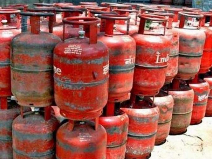 Domestic gas cylinder market in the subcontinent | उपराजधानीत घरगुती गॅस सिलिंडरचा काळाबाजार Domestic gas cylinder market in the subcontinent | उपराजधानीत घरगुती गॅस सिलिंडरचा काळाबाजार