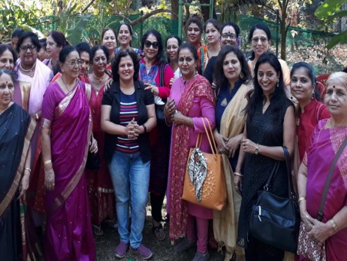 Veteran actors get involved in chat, play and cultural events in Pune | गप्पागोष्टी, खेळ आणि सांस्कृतिक कार्यक्रमातून पुण्यात रंगला ज्येष्ठ कलाकारांचा स्नेहमेळावा Veteran actors get involved in chat, play and cultural events in Pune | गप्पागोष्टी, खेळ आणि सांस्कृतिक कार्यक्रमातून पुण्यात रंगला ज्येष्ठ कलाकारांचा स्नेहमेळावा