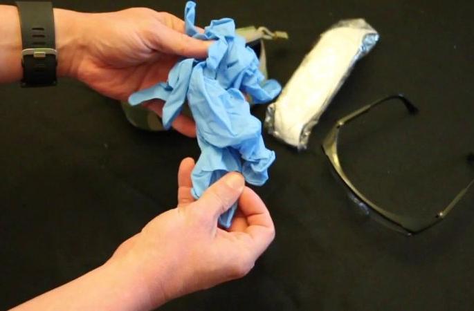 coronavirus; shortage of 'PPE' kit in Mayo and Medical in Nagpur | coronavirus; नागपुरातील मेयो व मेडिकलमध्ये ‘पीपीई’ किटचा तुटवडा coronavirus; shortage of 'PPE' kit in Mayo and Medical in Nagpur | coronavirus; नागपुरातील मेयो व मेडिकलमध्ये ‘पीपीई’ किटचा तुटवडा