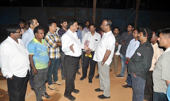 Make the highway four-dimensional work: Vinay Deshpande's order | महामार्ग चौपदरीकरणाचे काम दर्जेदार करा : विनय देशपांडे यांचे आदेश Make the highway four-dimensional work: Vinay Deshpande's order | महामार्ग चौपदरीकरणाचे काम दर्जेदार करा : विनय देशपांडे यांचे आदेश