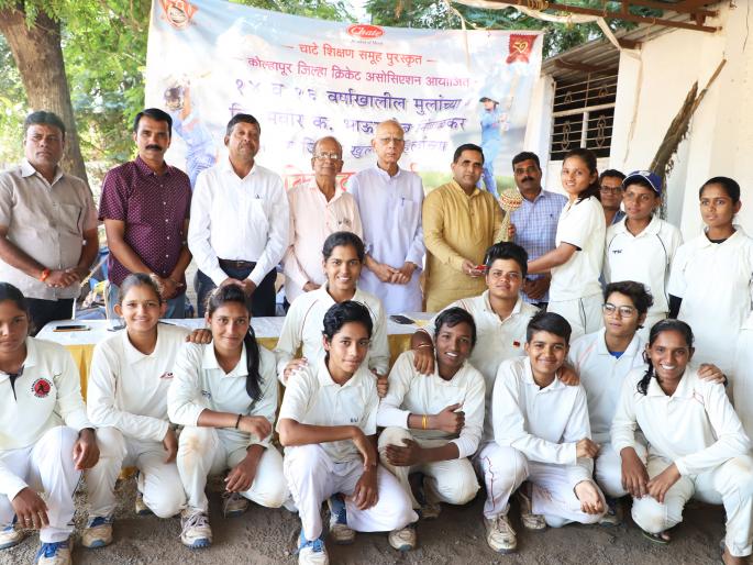 Interpol Bhausaheb Nimbalkar named Solapur name-Sangli district team by-runners-up | आंतरजिल्हा भाऊसाहेब निंबाळकर चषकावर सोलापूर चे नाव-सांगली जिल्हा संघास उपविजेतेपद Interpol Bhausaheb Nimbalkar named Solapur name-Sangli district team by-runners-up | आंतरजिल्हा भाऊसाहेब निंबाळकर चषकावर सोलापूर चे नाव-सांगली जिल्हा संघास उपविजेतेपद