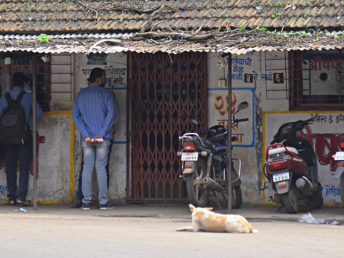 Sale of Government Medicines: Print to main distributor giving medicine to Life-keeper | सरकारी औषधांची विक्री प्रकरण :‘जीवनधारा’ला औषध पुरविणाऱ्या मुख्य वितरकावर छापा Sale of Government Medicines: Print to main distributor giving medicine to Life-keeper | सरकारी औषधांची विक्री प्रकरण :‘जीवनधारा’ला औषध पुरविणाऱ्या मुख्य वितरकावर छापा