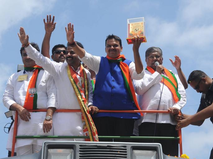 Devendra Fadnavis claims that all issues of Kolhapur have been resolved | कोल्हापूरचे सर्व प्रश्न सोडवले, देवेंद्र फडणवीस यांचा दावा Devendra Fadnavis claims that all issues of Kolhapur have been resolved | कोल्हापूरचे सर्व प्रश्न सोडवले, देवेंद्र फडणवीस यांचा दावा