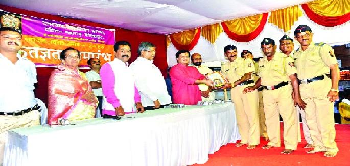 For the society, should be devoid of temple money - Chandrakant Dada Patil | समाजासाठी देवस्थानच्या पैशांचा विनीयोग व्हावा-चंद्रकांतदादा पाटील For the society, should be devoid of temple money - Chandrakant Dada Patil | समाजासाठी देवस्थानच्या पैशांचा विनीयोग व्हावा-चंद्रकांतदादा पाटील