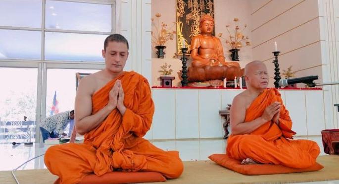 Buddhism is the idea of survival; Gagan Malik's visit to Dragon Palace | बुद्धिझम हा जगण्याचा विचार; गगन मलिक यांची ड्रॅगन पॅलेसला भेट Buddhism is the idea of survival; Gagan Malik's visit to Dragon Palace | बुद्धिझम हा जगण्याचा विचार; गगन मलिक यांची ड्रॅगन पॅलेसला भेट