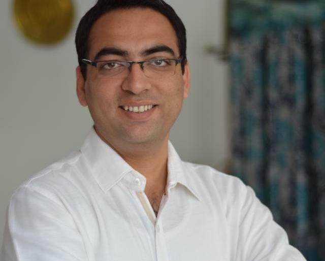 Akola MNP: Call a special assembly on the issue of property tax - Jhishan Hussain |  अकोला मनपा : मालमत्ता करवाढीच्या मुद्यावर विशेष आमसभा बोलवा -  झिशान हुसेन