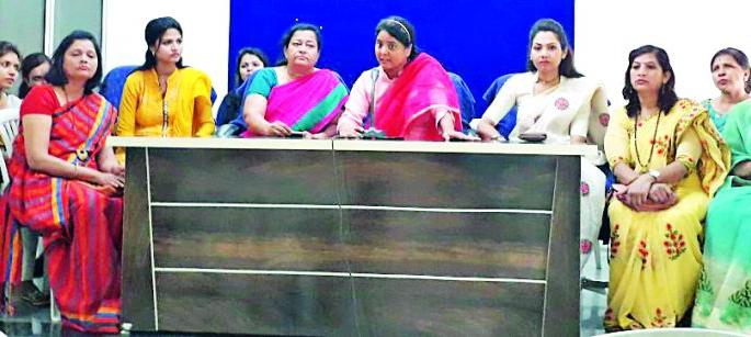 Amravati girls are in tremendous danger | अमरावतीतील तरुणी प्रचंड दहशतीत Amravati girls are in tremendous danger | अमरावतीतील तरुणी प्रचंड दहशतीत